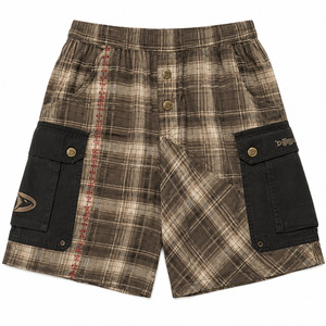 Shorts cargo boxers à carreaux crème Y2K pour hommes, streetwear multi-poches, accents noirs sur les poches, faible MOQ, shorts utilitaires - Product Image 2
