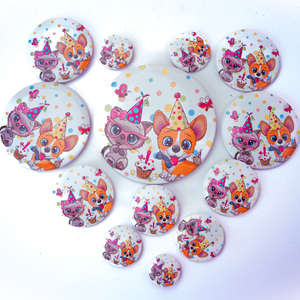 Spilla Personalizzata 76mm per Compleanno, Distintivo con Età Personalizzabile, 'Forte! Ho 20/30/40/50 Anni Oggi', Regalo Divertente per Ragazzi e Ragazze, Gadget per Feste - Product Image 4