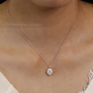 จี้เพชรรูปวงรีสีโรสโกลด์ทรงฮาโล เพาะเลี้ยงในห้องปฏิบัติการ - Product Image 2