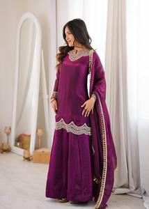 Conjunto Indio-Pakistaní Bordado en Morado, Estilo Kurta, Palazzo y Dupatta, Vestido Tradicional de Terciopelo para Bodas y Fiestas - Product Image 5