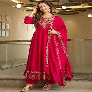 Ensemble VASTRA COTTAGE : Haut Anarkali brodé avec pantalon et dupatta assortis, tenue ethnique pour femmes, confortable et élégante - Product Image 1