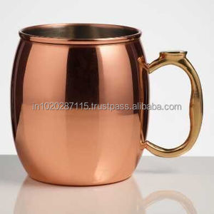 Tazas de cobre con acabado martillado y asas gruesas hechas para impresionar a los invitados y elevar su juego de cóctel - Product Image 3