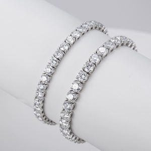 Bracelet en diamant moissanite très demandé pour femmes, bijoux en argent de luxe, idéal pour un cadeau d'anniversaire, disponible au prix export. - Product Image 2