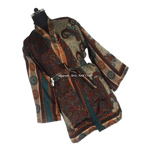 KS009 Kimono Corto de Seda Bohemio Vintage, Estilo Boho Gitano, Hecho con Seda de Sari Reciclada, Túnica Corta, Ropa de Dormir para Mujer - Product Image 5