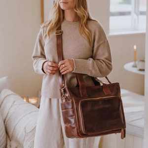 กระเป๋าหนัง - Product Image 1