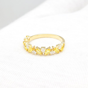 Vendeur Vérifié – Bague Éternité en Or Jaune 14 carats avec Saphir Jaune Naturel Taille Marquise 4x2mm et Diamants, Bijou de Mariage Empilable - Product Image 3