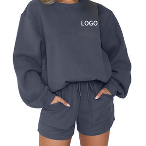 ชุดกีฬาผู้หญิงแบบสั่งทำคุณภาพสูง OEM เสื้อฮู้ดแขนยาวทรงหลวม กางเกงขาสั้น ปักลายพิมพ์แฟชั่นแนวสตรีทถักนิตติ้ง - Product Image 4