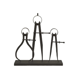 Sculpture en métal plaqué or de luxe de qualité supérieure, ornements de décoration pour la maison de taille personnalisée unique avec un nouveau design élégant - Product Image 1