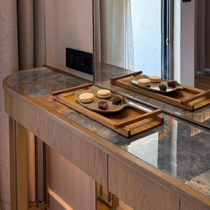 Plateau de service ovale en bois de chêne naturel fait main, luxueux et durable, avec assiette pour la cuisine, la salle à manger et la décoration de la maison - Product Image 6