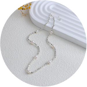 Collar de Cadena Geométrica Irregular con Perlas Naturales de Agua Dulce y Plata Rota, Elegante y Moderno, con Algunas Perlas - Product Image 5