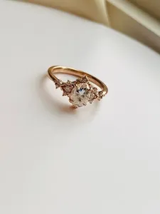 Bague de fiançailles en moissanite, taille brillant rond, plaqué or rose, argent 925, sertissage à griffes tendance, bijoux pour femme - Product Image 6