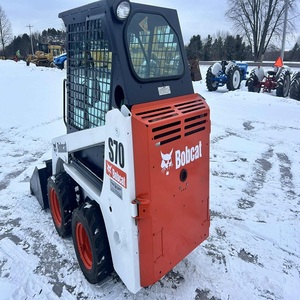 Minicargadora Bobcat S70 compacta y potente, con orugas eficientes, perfecta para sitios de trabajo reducidos y tareas de precisión. - Product Image 1
