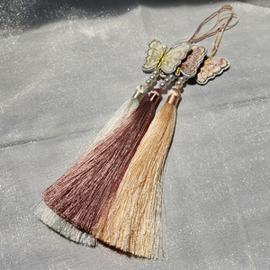 Norigae Coreano Hecho a Mano, Colgante de Mariposa Tradicional con Borla de Seda Bordada y Adorno de Perlas, Accesorio para Hanbok - Product Image 4