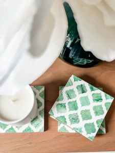 Ensemble de dessous-de-verre carrés en os incrusté avec motif géométrique noir et blanc, tapis de table antidérapants pour la décoration du café et de la salle à manger - Product Image 1