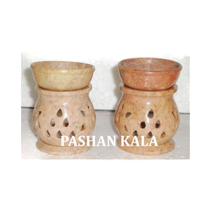 Brûleur d'huiles aromatiques naturelles avec design sculpté et finition soignée, fait main, qualité export supérieure, idéal pour la maison et les cadeaux d'affaires. - Product Image 1