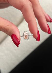 Bague de fiançailles halo avec diamant ovale rose intense fantaisie de 1 carat, cultivé en laboratoire, diamant rose bébé unique, certifié IGI - Product Image 4