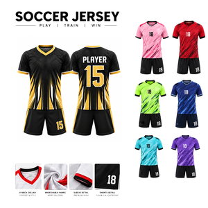 Tenue de football personnalisée noire et or, motif géométrique, sublimée, anti-humidité, 100 % polyester, manches courtes, coupe classique pour homme adulte - Product Image 5