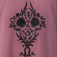 Abaya Rose Brodé Musulman avec Bordure Noire, Manches Longues, Longueur Midi, Extensible dans les Quatre Sens, Respirant, pour Femme, Style Moyen-Orient, Usage Quotidien