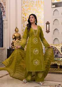 ชุดคุर्ติผ้าฝ้ายปักลายสีเขียวมะกอกแบบดั้งเดิมสำหรับผู้หญิง พร้อมกางเกงและผ้าคลุมไหล่ ทรงปกติ ความยาวระดับเข่า แห้งเร็ว ใส่ได้ทุกฤดู จากอินเดีย - Product Image 4