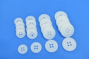 Best Selling Green PE <b>Button</b> with Mixed Color 4-Hole Resin Plastic <b>Buttons</b> with Various Sizes 13mm to 20mm Made in Vietnam - Product Image 4