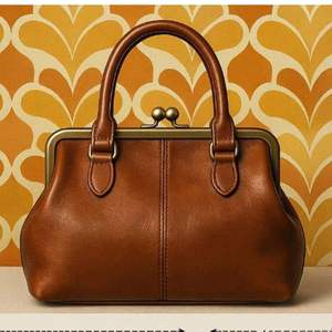 Bolso de Mano Vintage de Cuero Marrón con Cierre de Beso, Bolso de Hombro con Solapa, Bolso de Cuero Genuino para Uso Diario, Fiestas y Viajes - Product Image 1