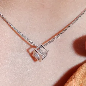 Collar con Colgante de Diamante Redondo Flotante en Oro Blanco, Diseño Geométrico Moderno, Joyería de Lujo Minimalista para Regalo - Product Image 1