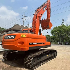 Excavadora sobre orugas Doosan DX225 usada con motor de componente central - Product Image 1