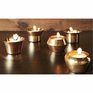 Vases à bougies vintage en cuivre avec support, vente en gros |   Élégant pot en métal pour bougies parfumées |   Porte-bougie décoratif en or rose - Product Image 6