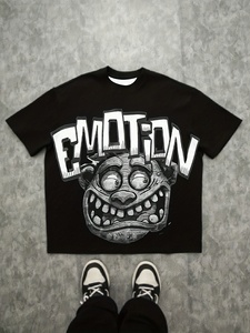Camiseta Moderna Personalizada con Estampado Urbano, Estilo Casual Juvenil, de Manga Corta y Talla Grande para Hombre - Product Image 2