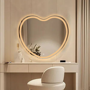Miroir mural en verre en forme de cœur Daystar TradeLuxury avec rétroéclairage LED et capteur tactile pour salle de bain moderne et décoration intérieure - Product Image 3