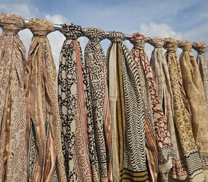 Wholesale Hand Block Print <b>Sarong</b> With Zari Floral Print <b>Sarong</b> Pareo For Women Handmade <b>Sarong</b> Beach Wrap 100% Cotton <b>Sarong</b> - Product Image 4