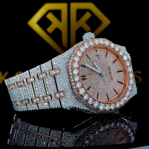 Reloj de Diamantes de Acero Inoxidable Resistente al Agua con Movimiento de Cuarzo Automático de Diseño Personalizado de Colección Única Unisex - Product Image 1