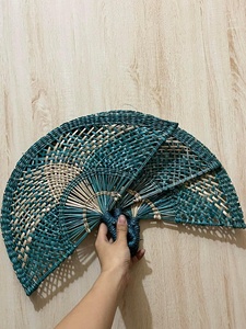 Éventail tissé à la main en jonc de mer fabriqué au Vietnam, texture naturelle, pour événements professionnels en extérieur, Vietchoice - Product Image 6