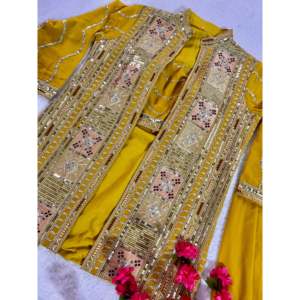 Ensemble de vêtements de fête pour femmes de créateur avec un beau Koti - Product Image 6