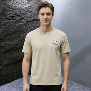 เสื้อยืดแขนสั้นสีเบจสำหรับผู้ชาย พิมพ์ลายการ์ตูนนก คอกลม ทรงปกติ ผ้าฝ้ายเจอร์ซีย์ ระบายอากาศได้ดี สวมใส่สบาย - Product Image 4