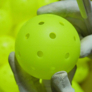 Balles de pickleball OEM 40 trous 26g moulées en une seule pièce norme USAPA pour entraînement et tournoi intérieur/extérieur – Direct Usine - Product Image 1
