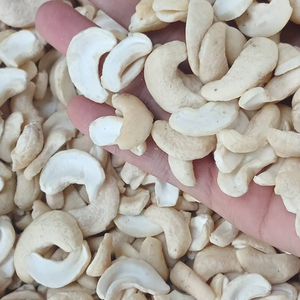 Best Quality SANTIGO <b>Nuts</b> <b>Kernels</b> Kaju Cashew <b>Nuts</b> Broken Kaju Private Printed Logo FREE - Product Image 1