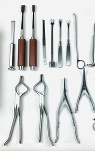 ชุดเครื่องมือผ่าตัดกระดูกขากรรไกรและใบหน้าของ Azicon ทำจากเหล็กกล้าไร้สนิม สำหรับการแก้ไขและฟื้นฟูโครงสร้างขากรรไกร ประกอบด้วยเครื่องมือตัดกระดูกและเครื่องมือถ่างขากรรไกร - Product Image 2