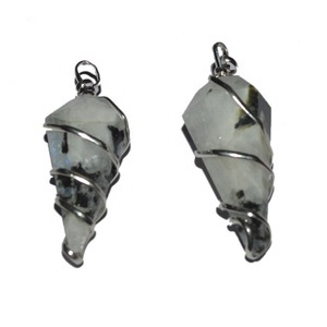 Pendentifs en fil de cuivre avec pendules en cristal de quartz Agate sculptée à la main Gravures de style Feng Shui & Love - Product Image 2