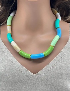 Super promotion de septembre : Bijou fantaisie multicolore en résine émaillée fait main, pièce maîtresse universelle pour l'Inde et l'étranger - Product Image 1