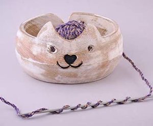 Cuenco de Almacenamiento de Hilo de Lana Hecho a Mano con Forma de Gato, Bonito Cuenco de Madera para Guardar Hilo de Tejer con Agujeros para Ganchillo y Tejido - Product Image 4