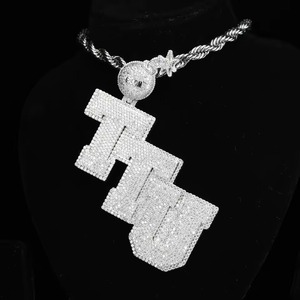 Colgante de Plata 925 con Nombre Vertical de Moissanita Redonda Iced Out para Hombre, Estilo Hip Hop Rapper Bling, Collar con Colgante Bust Down - Product Image 1