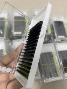 Extensions de cils faites à la main en gros, plateaux de cils en soie cachemire noir mat, cils naturels doux, éventail uniforme pour un usage professionnel - Product Image 4