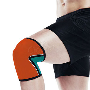 Rodillera ajustable diseñada para soporte, comodidad y compresión durante entrenamientos, deportes y movimiento diario. - Product Image 5