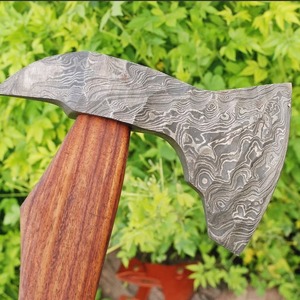 Hacha Tomahawk Hecha a Mano con Mango de Madera, Hoja de Acero Forjado, Hacha de Supervivencia para Uso en Exteriores - Product Image 2