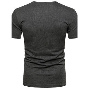 Camiseta con cuello en V para hombre, moderna, informal, de verano, a la moda, suave al tacto, ligera, cómoda para el día a día. - Product Image 3