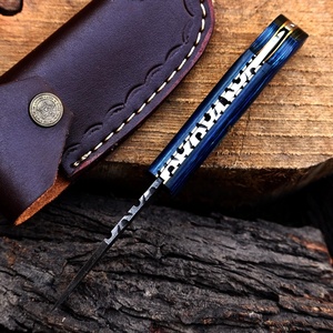 Couteau pliant artisanal en acier Damas de Pasha Enterprises, manche en Micarta bleu, étui en cuir, pointe tombante, vente en gros, couteaux Tracker - Product Image 4