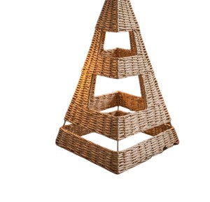 Ornement de Noël en forme de pyramide ouverte en rotin tressé fait main, décoration de table de fête - Product Image 4