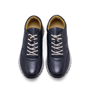 Fabriqué au Japon, baskets en cuir simples et élégantes, confectionnées en cuir de cerf de haute qualité - Product Image 1