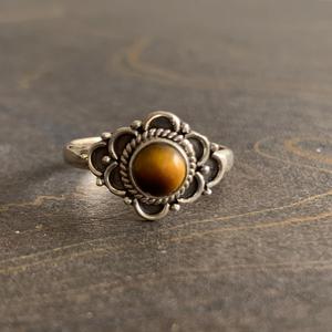 Anillo de Moda con Ojo de Tigre de 2.7 Gramos de Diseño - Product Image 1